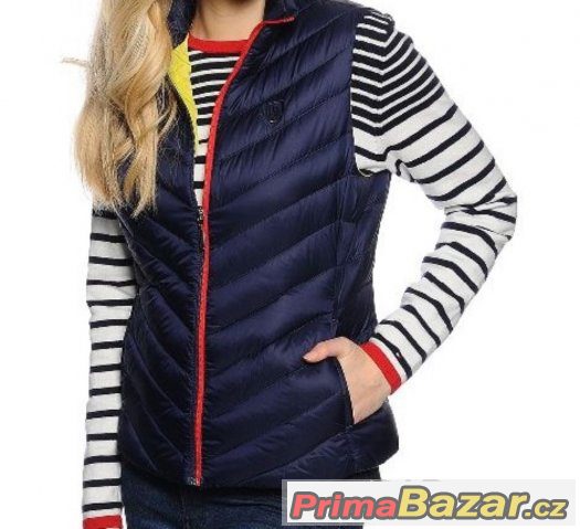 Luxusní vesta Tommy Hilfiger vel. M PC 4199,-- Kč Luxusní vesta Tommy Hilfiger vel. M PC 4199,-- Kč