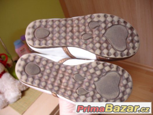Kvalitní balerínky zn. Peddy, botičky k sukýnce,vel. 28 Kvalitní balerínky zn. Peddy, botičky k sukýnce,vel. 28