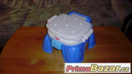 Fisher Price hrající zpívající nočník.