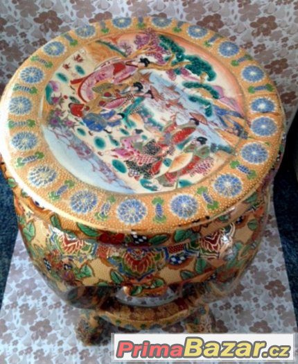 Veliký CHINA stolek cca výška 45 cm - průměr 25-30 cm