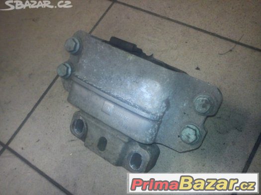 VW Golf V 5 tdi řízení filtrbox převodovka podběh maska saní VW Golf V 5 tdi řízení filtrbox převodovka podběh maska saní