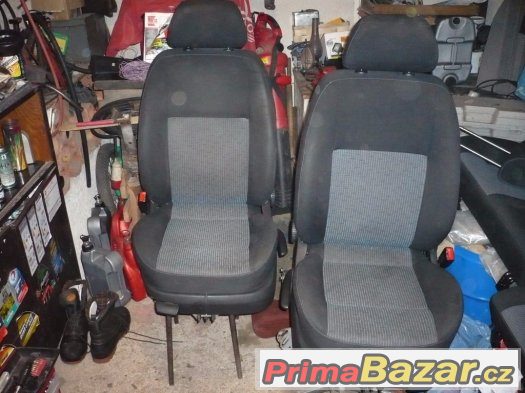 sedačky s airbagem, zadní sedačky s středovým pásem