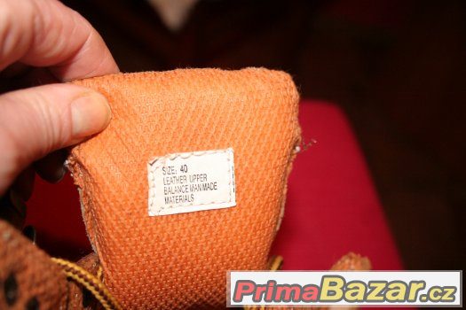 Prodám kotníkové boty vel. 40 Prodám kotníkové boty vel. 40