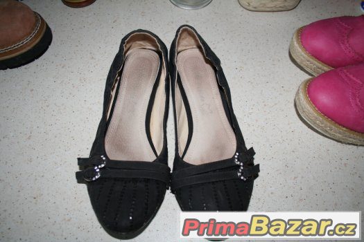 Černé dámské boty, vel. 40