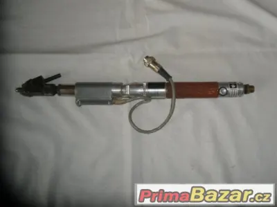 Šroubovák ruční s automatickým podáváním šroubků DESOUTTER