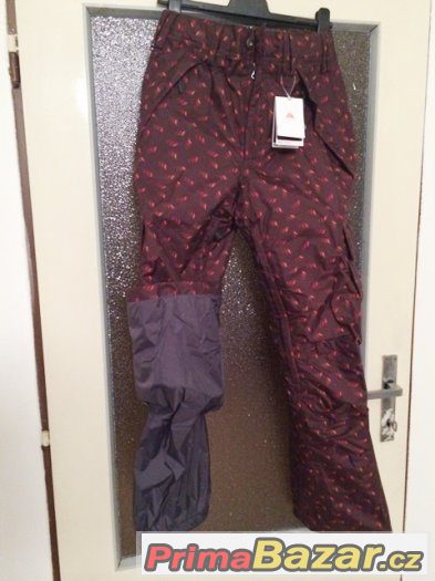 Bunda a Termo Kalhoty-Nike, pro Lyžaře, snowboard atd. Bunda a Termo Kalhoty-Nike, pro Lyžaře, snowboard atd.