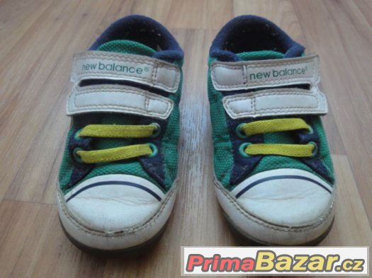 Značkové dětské boty New Balanc vel. 25. Délka stélky cca 15