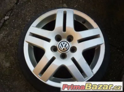 Volkswagen alu originál Golf, Bora, Beetle 15"