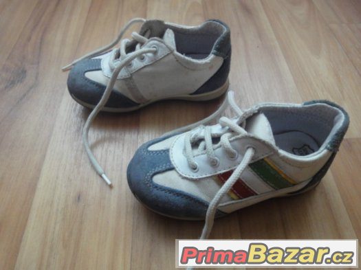 Značkové dětské boty Tarty vel. 23. Délka stélky cca 14cm. D Značkové dětské boty Tarty vel. 23. Délka stélky cca 14cm. D