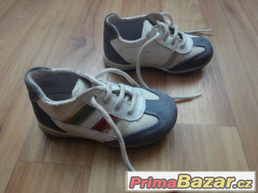 Značkové dětské boty Tarty vel. 23. Délka stélky cca 14cm. D Značkové dětské boty Tarty vel. 23. Délka stélky cca 14cm. D