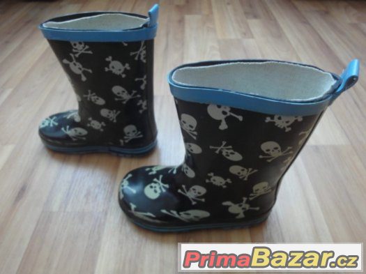Dětské holinky vel. 26. Délka stélky cca 16,5cm. Dětské boty Dětské holinky vel. 26. Délka stélky cca 16,5cm. Dětské boty