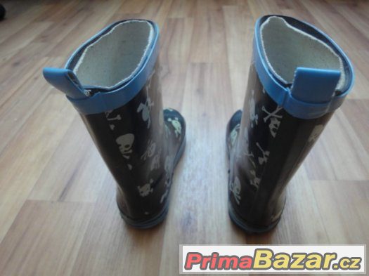 Dětské holinky vel. 26. Délka stélky cca 16,5cm. Dětské boty Dětské holinky vel. 26. Délka stélky cca 16,5cm. Dětské boty