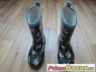Dětské holinky vel. 26. Délka stélky cca 16,5cm. Dětské boty