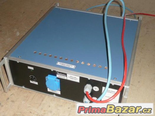 menic-napeti-12v-na-220v