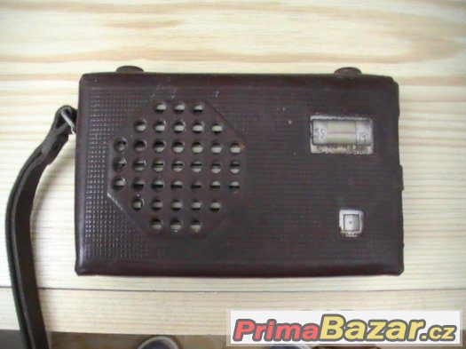 staré transistorové radio