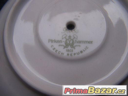 Porcelánový stojánek na vejce Porcelánový stojánek na vejce