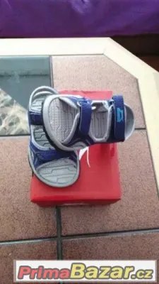 NOVE sandalky Slazenger vel.24,12,5cm