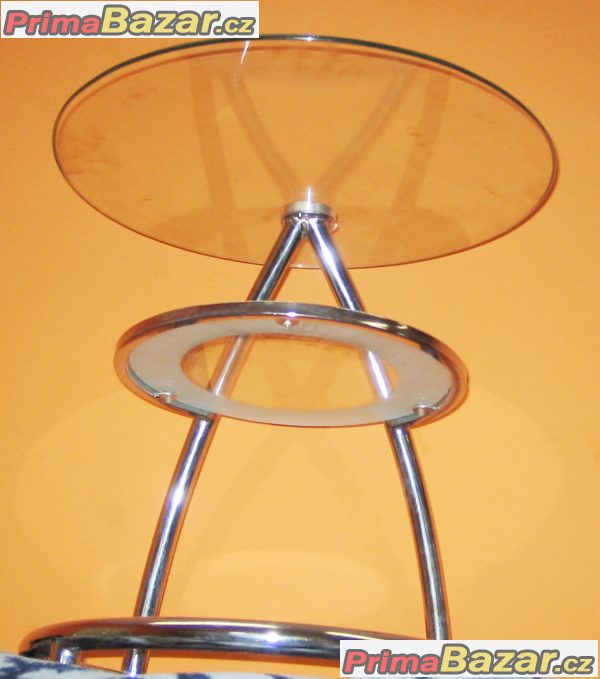 Prosklený chromovaný stolek
