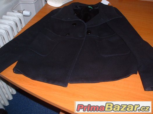 Černý kabátek. Černý kabátek.