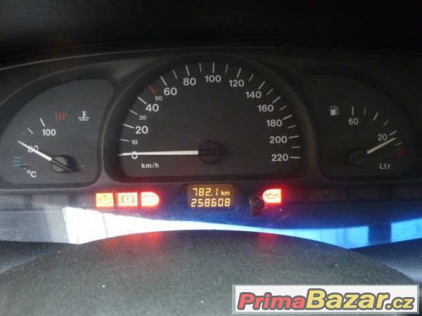 Zachovalý Opel Vectra combi EB 11 Zachovalý Opel Vectra combi EB 11