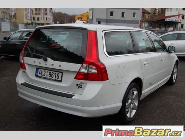 Volvo V70, 2.4  D5 Momentum, kombi, nafta