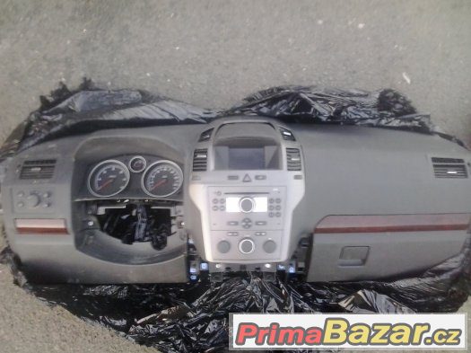 Kompletni palubni deska Zafira 2008 vcetne volantu atd Kompletni palubni deska Zafira 2008 vcetne volantu atd