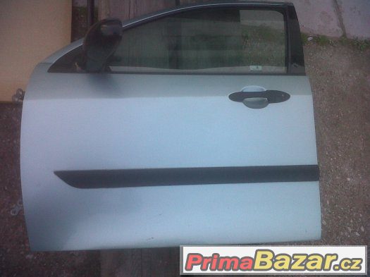 Ford focus 5dv rok 2001 - kompletni pekne dvere ridice