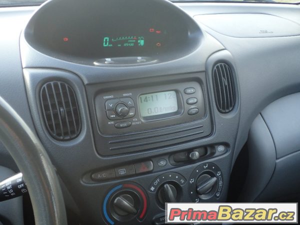 Toyota Yaris Verso VVT-i 1.3