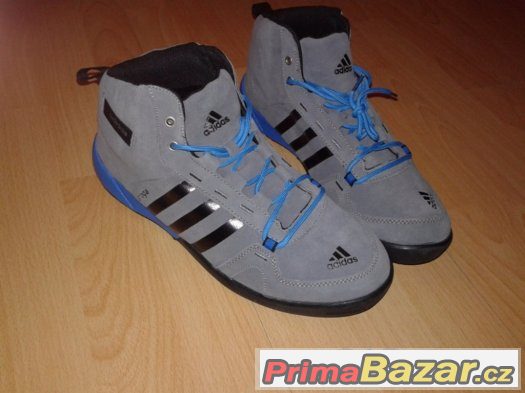 Adidas Daroga outdoor zimní velikost UK 9