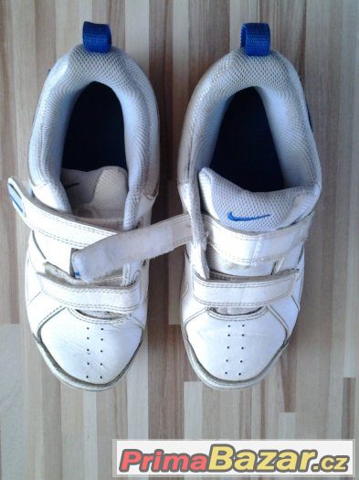 Dětské halové tenisky NIKE vel. 31 (19cm) SLEVA 70% Dětské halové tenisky NIKE vel. 31 (19cm) SLEVA 70%