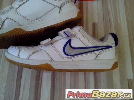 Dětské halové tenisky NIKE vel. 31 (19cm) SLEVA 70% Dětské halové tenisky NIKE vel. 31 (19cm) SLEVA 70%