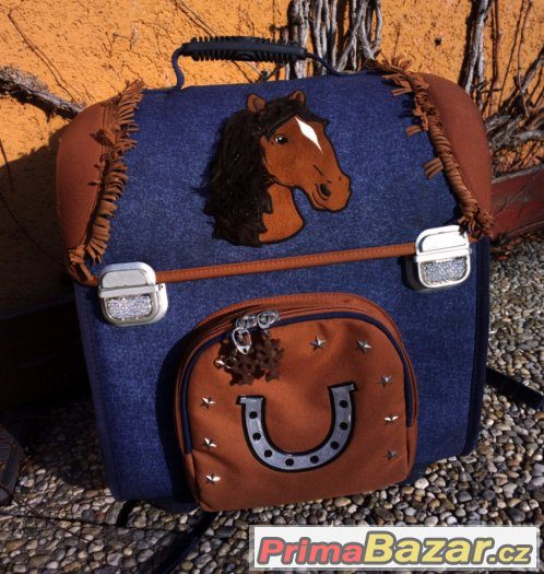 Školní taška s koníkem