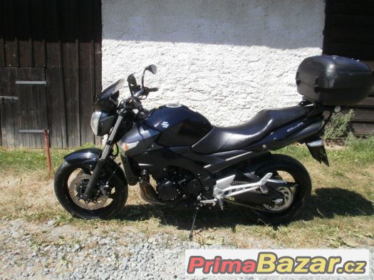 suzuki-gsr-600-2008