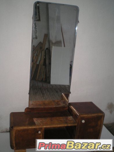 Prodám starožitný toaletní stolek se zrcadlem
