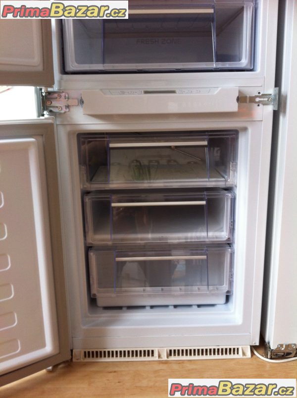 Vestavná kombinovaná chladnička zn. Hotpoint Ariston BCB 31 AAA E C 03