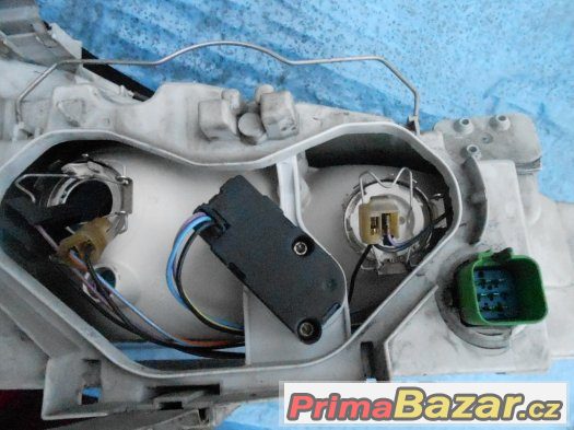Prodám L přední světlo na Ford Mondeo 99 Prodám L přední světlo na Ford Mondeo 99