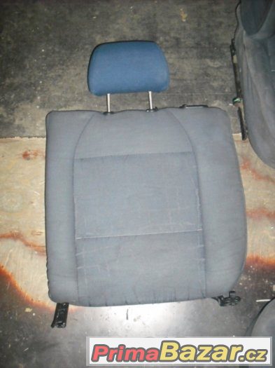 Peugeot 406 přední a zadní sedadla