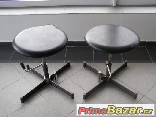 Židle z vojenské techniky bez opěrky - 2 kusy