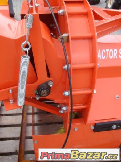 Štěpkovač WC8 za traktor od 25 Hp, velikost štěpky 1-3 cm