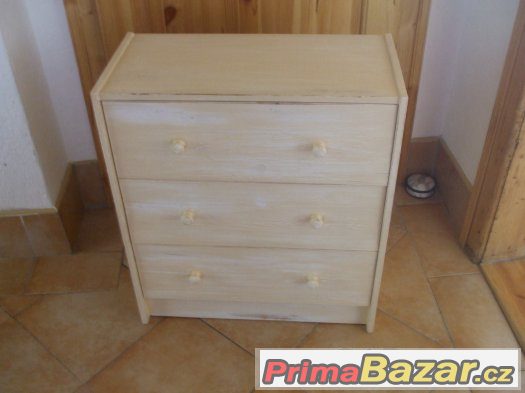 tříšuplíková komoda tříšuplíková komoda
