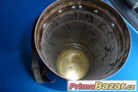 Plechový obal na plynovou masku Plechový obal na plynovou masku