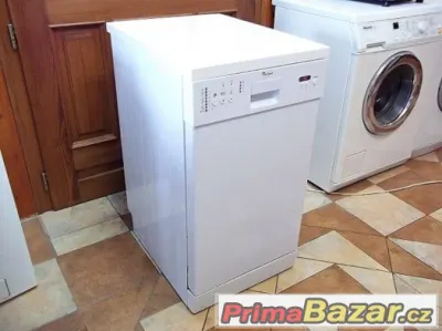 Myčka nádobí WHIRLPOOL displej