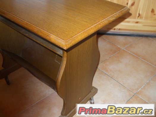 odkládací stolek na kolečkách odkládací stolek na kolečkách
