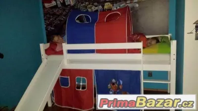 Detska postel se skluzavkou. Darek FOTOTAPETA CARS