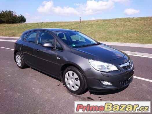 Opel Astra CDTi - 70kW, záruka, serviska, tempomat, tažné