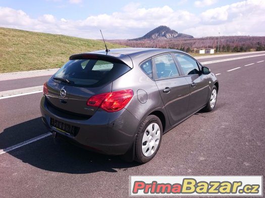 Opel Astra CDTi - 70kW, záruka, serviska, tempomat, tažné