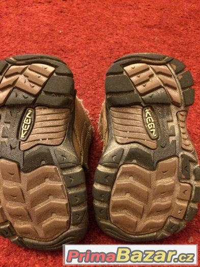 KEEN - zimní s kožichem vel. 26 KEEN - zimní s kožichem vel. 26