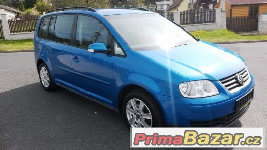 VW Touran 1.6 FSi - 85kW DSG,7 míst,záruka na km, webasto