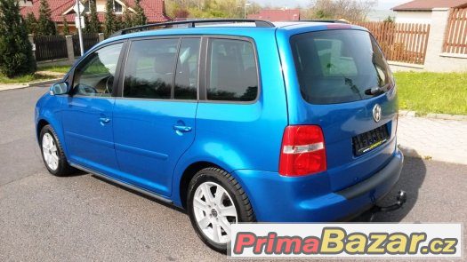 VW Touran 1.6 FSi - 85kW DSG,7 míst,záruka na km, webasto