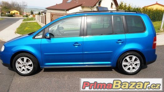 VW Touran 1.6 FSi - 85kW DSG,7 míst,záruka na km, webasto